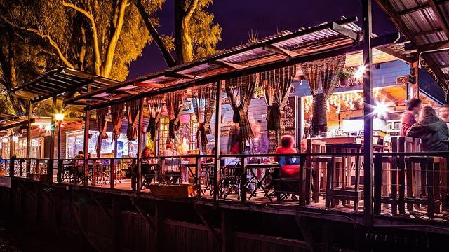 Paseo Comercial Villa La Ñata