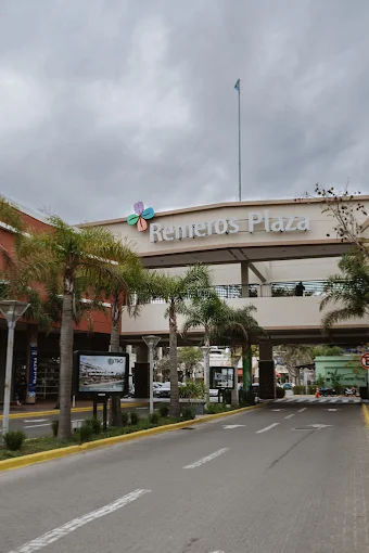 Remeros Plaza