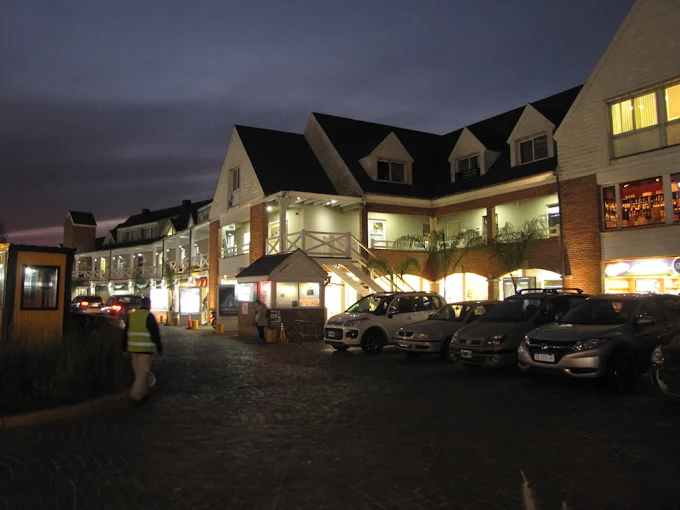 Paseo Comercial Santa Barbara